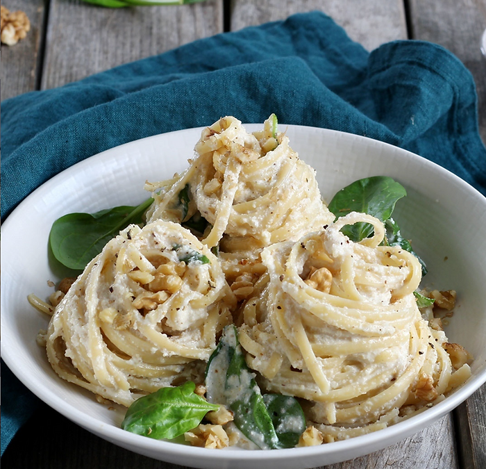 Linguine aux noix et pousses d’épinards